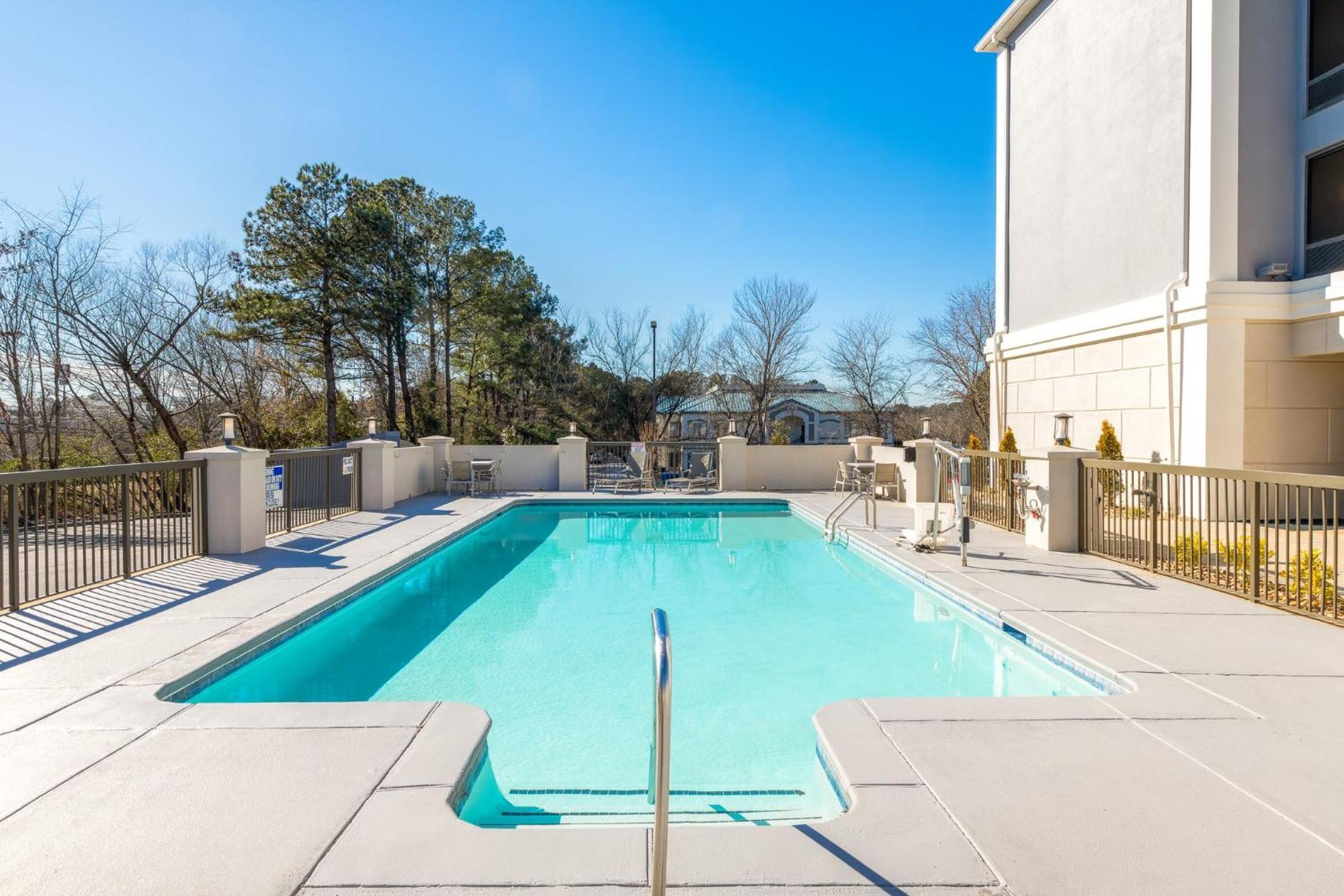Holiday Inn Express Atlanta West - Theme Park Area By Ihg Lithia Springs Exterior foto